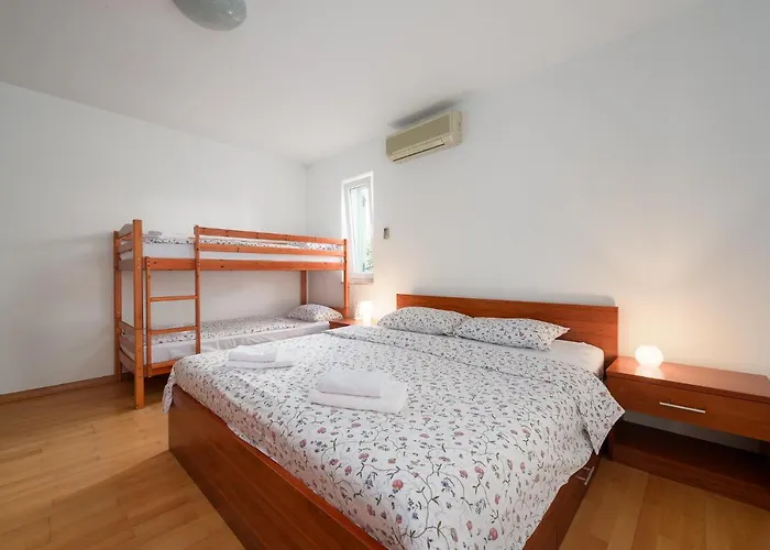 Inteuro Apartment *