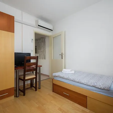Inteuro Apartment