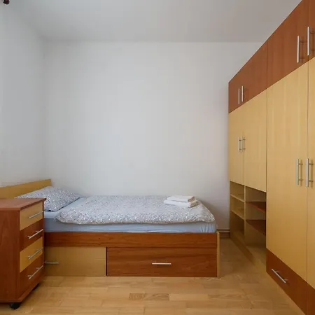 Apartment Inteuro