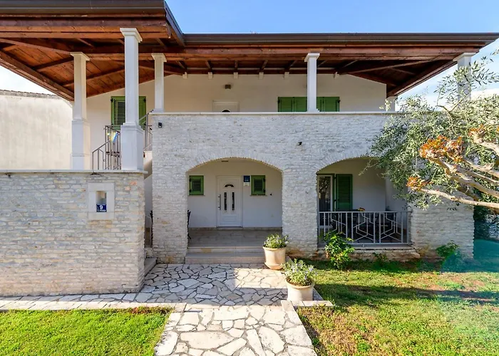 Inteuro 아파트 포레치